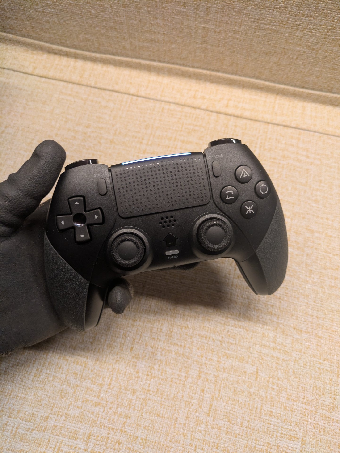 Vignette 3 : Manette compatible PS4